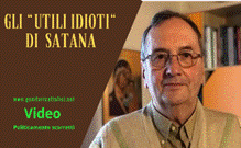 Immagine che contiene Viso umano, occhiali, uomo, vestiti